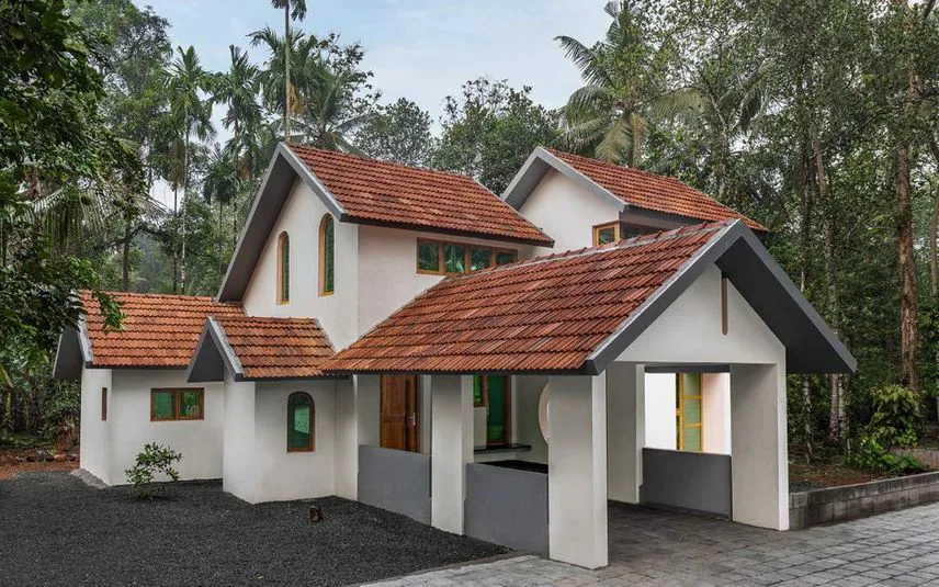 കേരളീയ തനിമയുമായി ആലത്ത് വീട്.